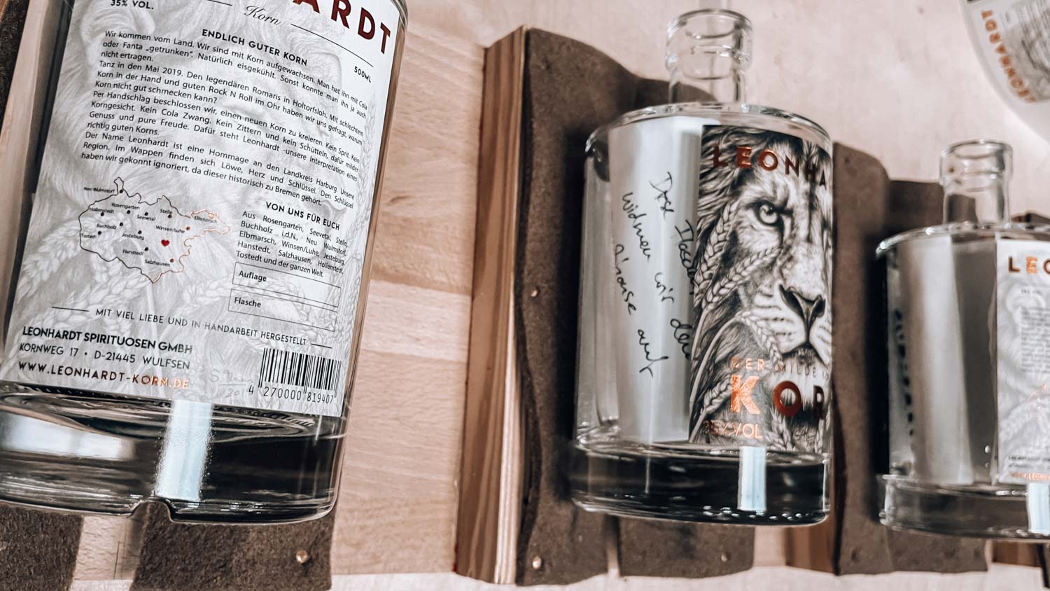 Leonhardt Korn Flaschenpost Flasche Korn mit Text und Brief für Newsletter